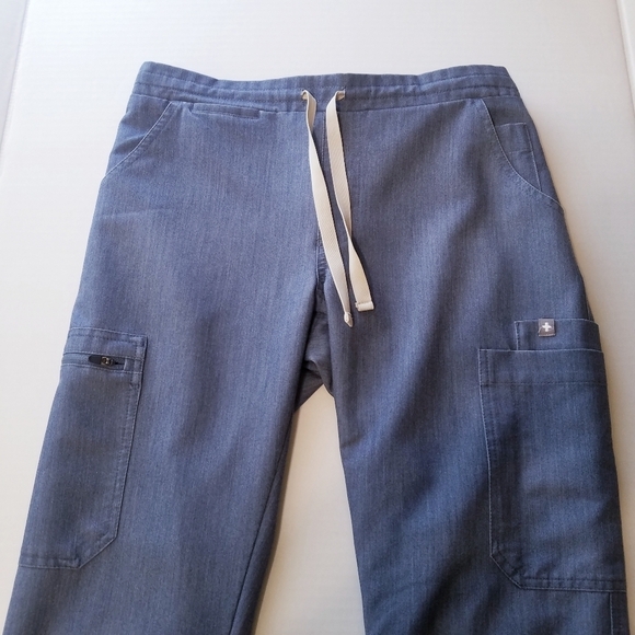 🌸 FIGS | Cargo Pocket Scrub size XS - Picture 9 of 9